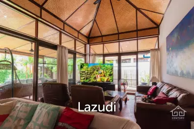 VILLA VISTA : Good Value 4 bed villa with direct access to huge communal pool, gardens and clubhouse.