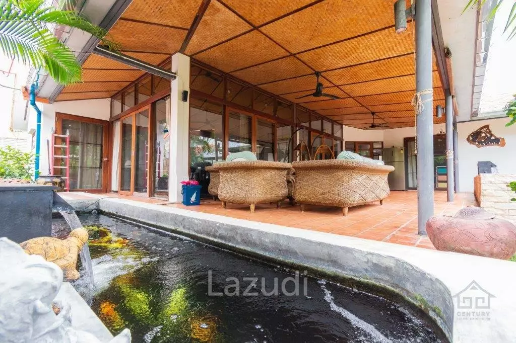 VILLA VISTA : Good Value 4 bed villa with direct access to huge communal pool, gardens and clubhouse.
