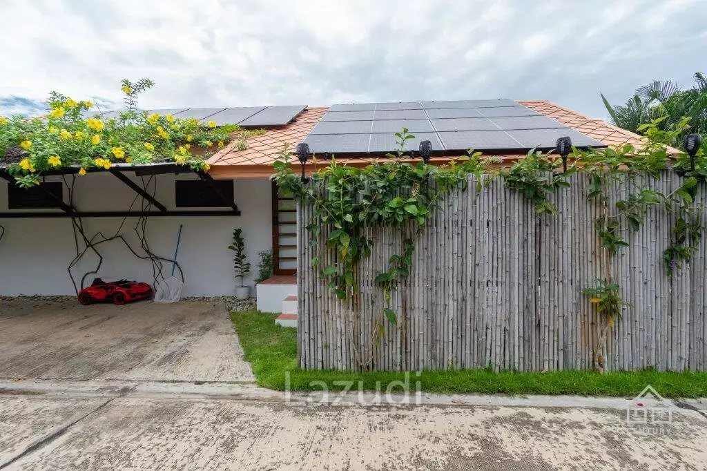 VILLA VISTA : Good Value 4 bed villa with direct access to huge communal pool, gardens and clubhouse.
