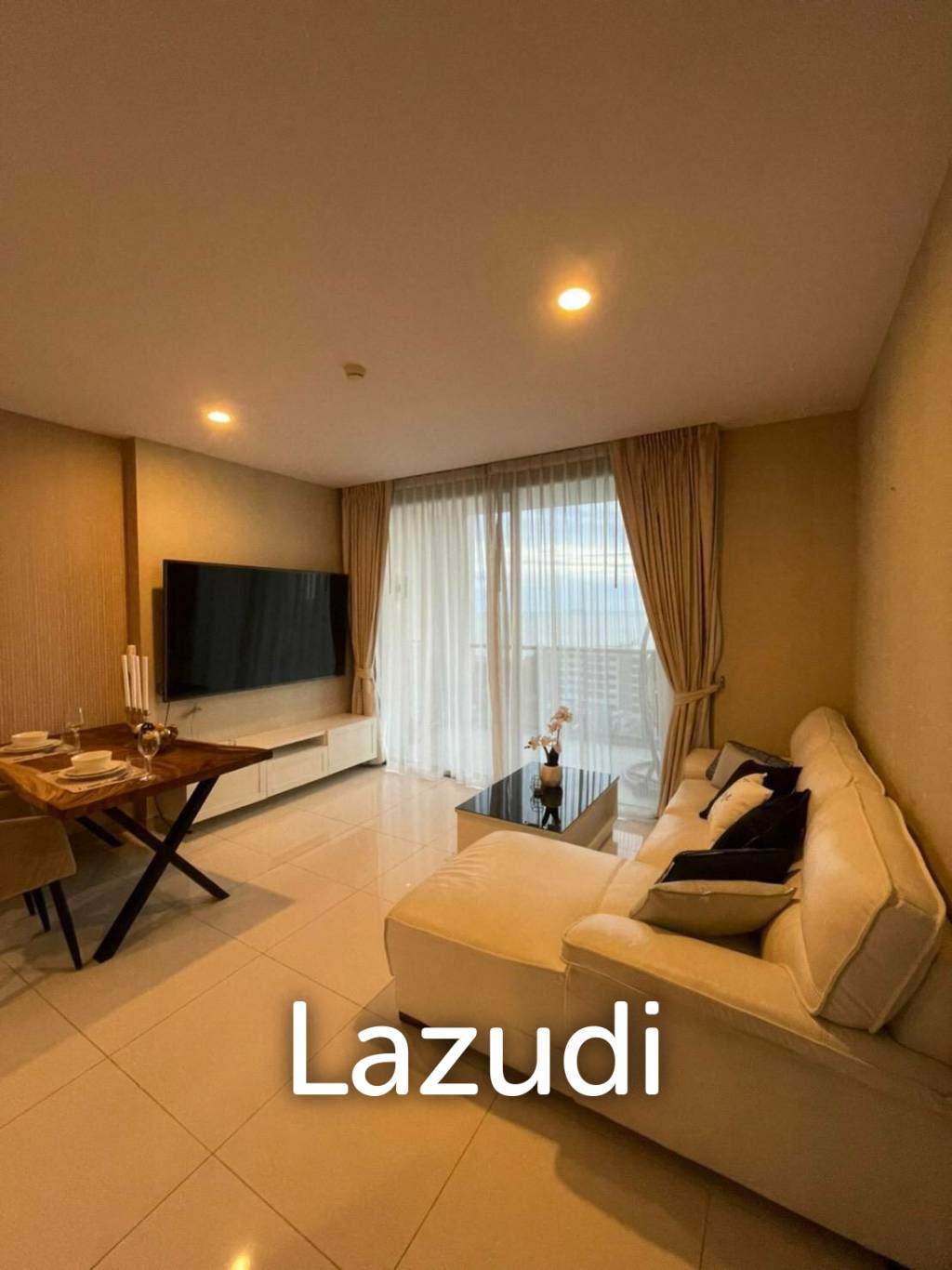 2 Bed 2 Bath 70 SQ.M Riviera Wongamat Condo