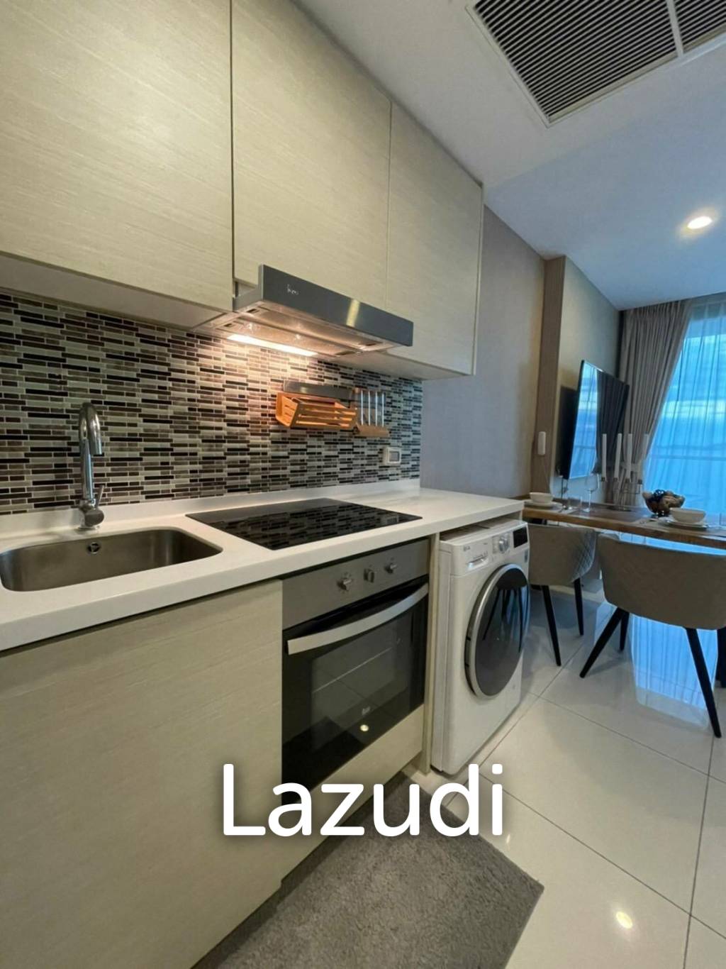 2 Bed 2 Bath 70 SQ.M Riviera Wongamat Condo
