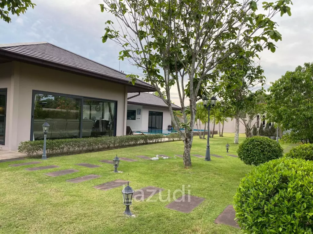 3 Bedrooms 500SQ.M Baan Pattaya 5