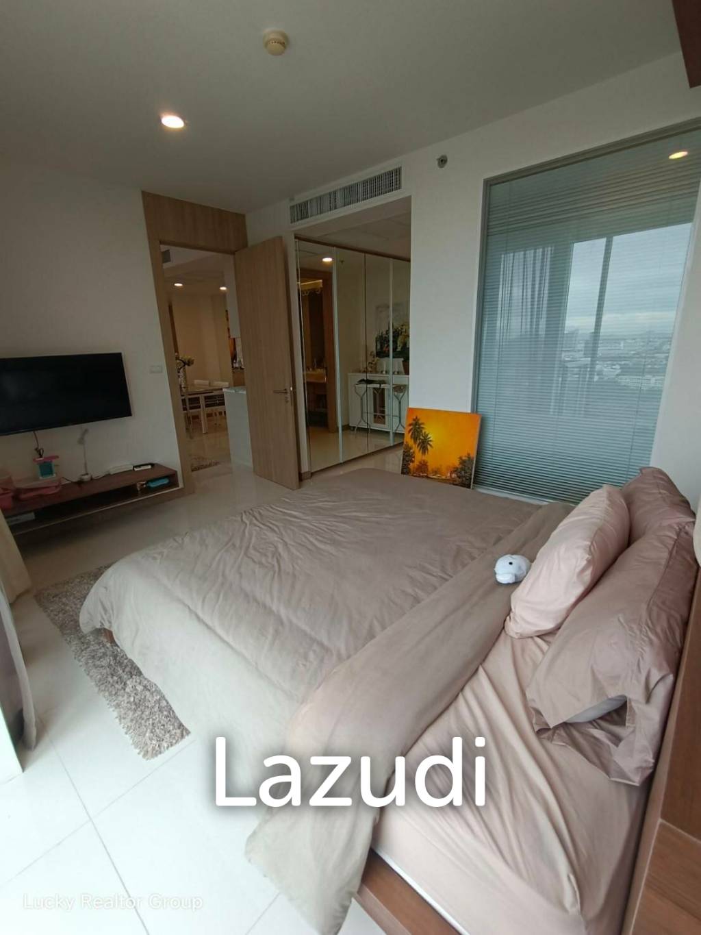 Riviera Wongamat Condo for Sale