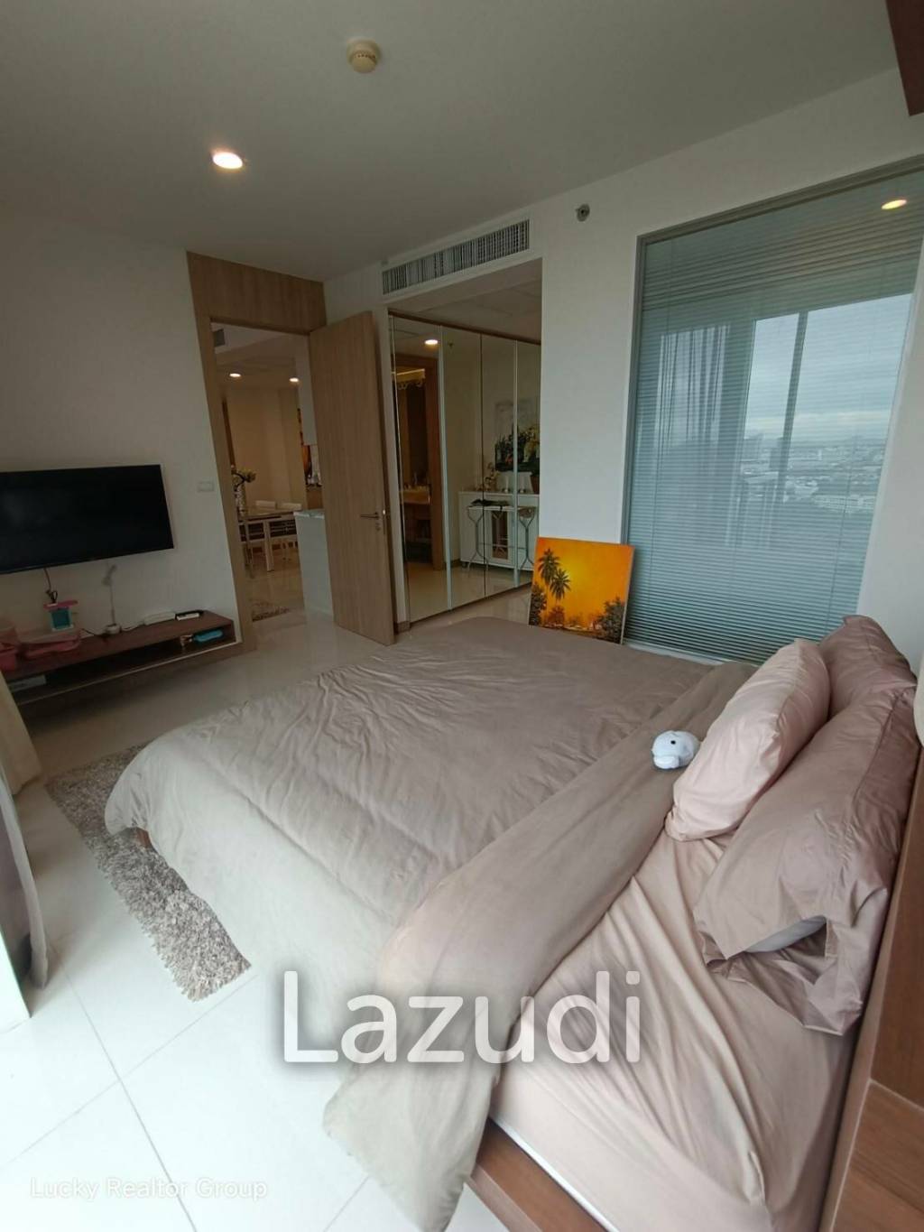 Riviera Wongamat Condo for Sale