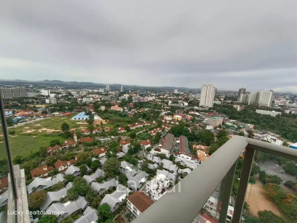 Riviera Wongamat Condo for Sale