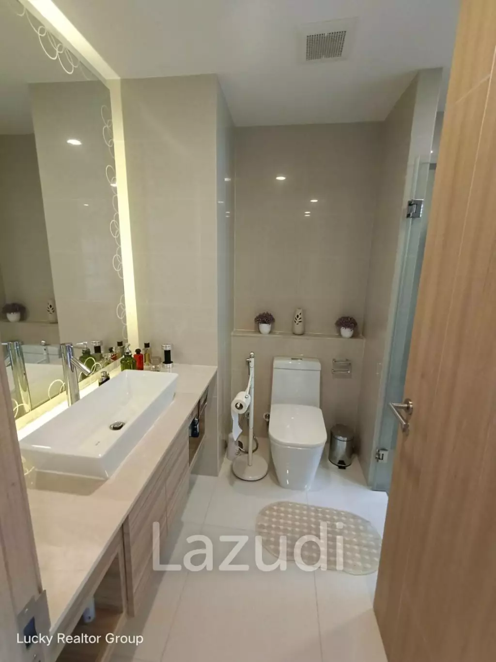 Riviera Wongamat Condo for Sale