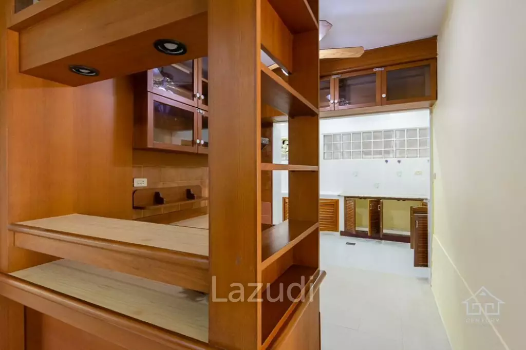 Townhouse 4 Bed near Takiab Beach