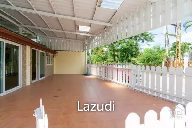 Townhouse 4 Bed near Takiab Beach