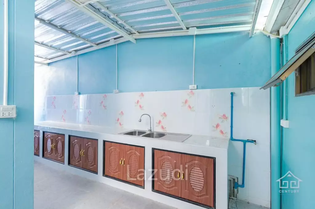Townhouse 4 Bed near Takiab Beach