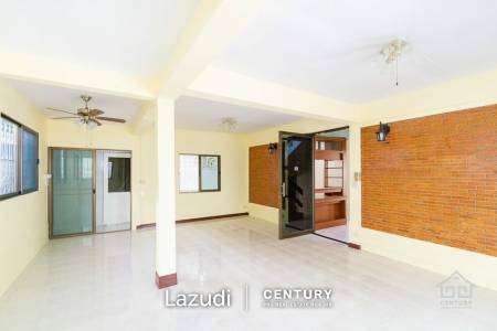 Townhouse 4 Bed near Takiab Beach