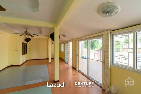 Townhouse 4 Bed near Takiab Beach