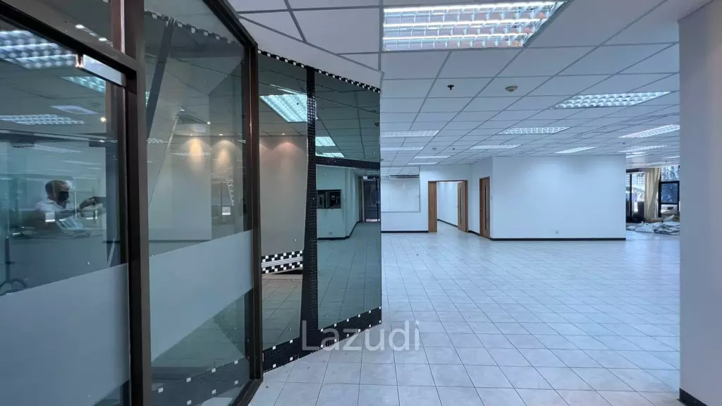 Office For Rent At Chamnan Phenjati