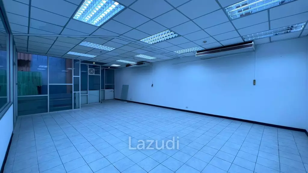 Office For Rent At Chamnan Phenjati