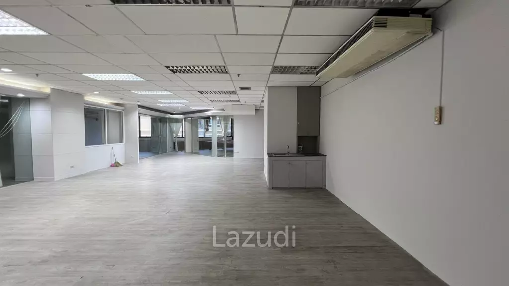 Office For Rent At Chamnan Phenjati