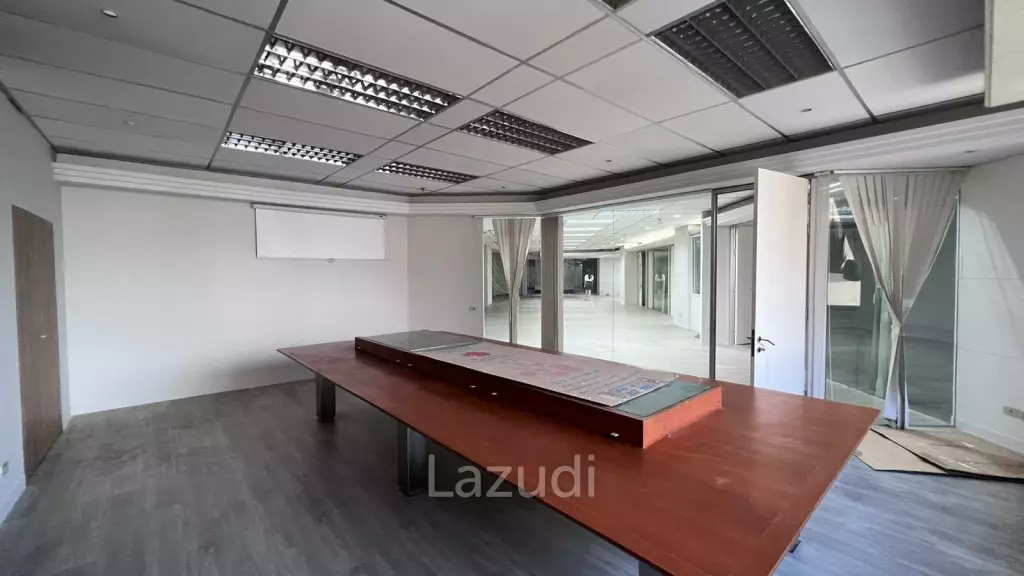 Office For Rent At Chamnan Phenjati