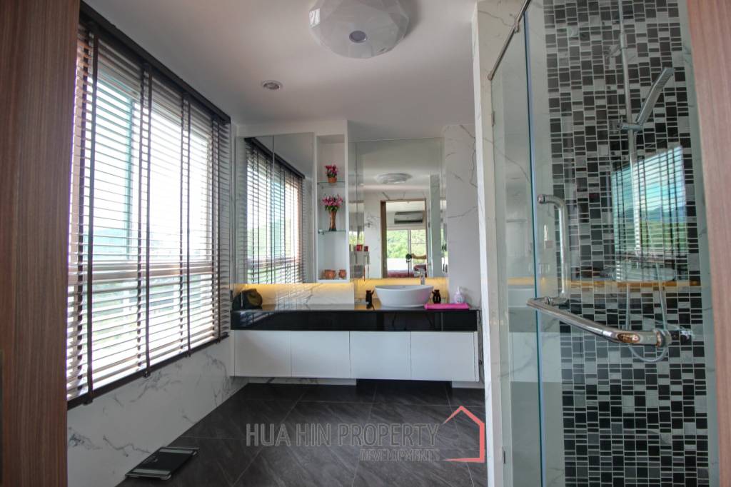 2 Bed, 2 Bath Luxurious Condo in Sam Roi Yot