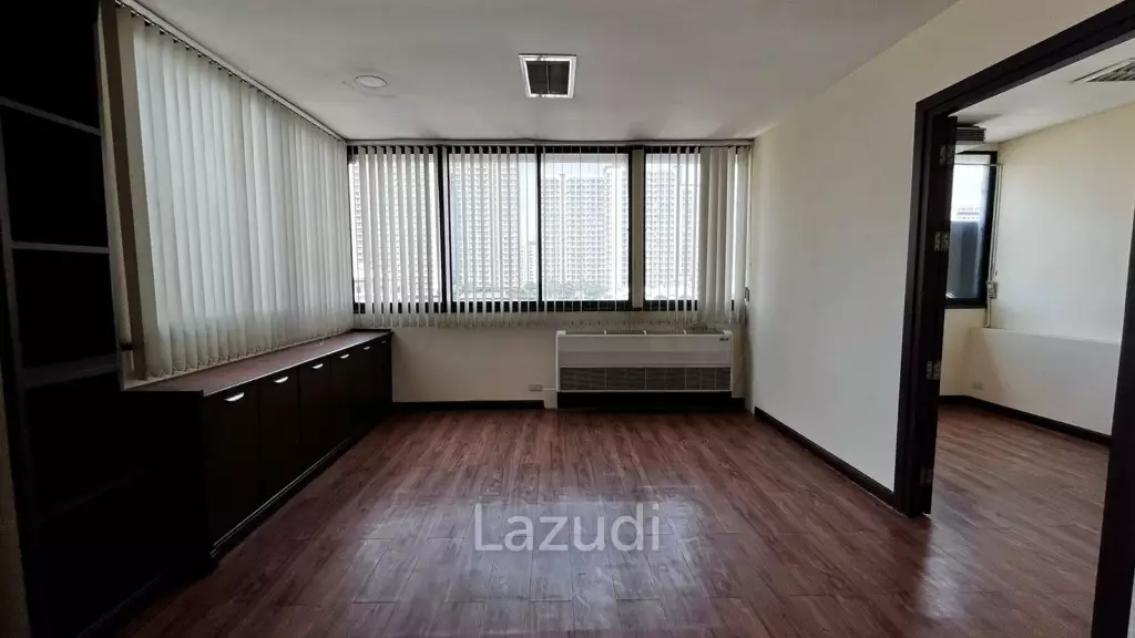 Office For Rent At Chamnan Phenjati