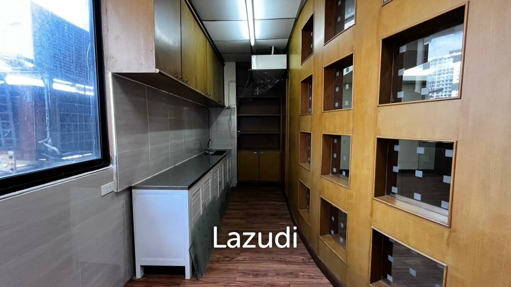 Office For Rent At Chamnan Phenjati