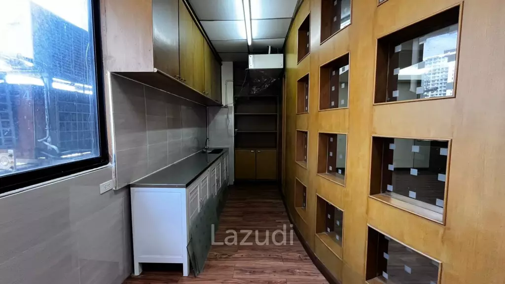 Office For Rent At Chamnan Phenjati