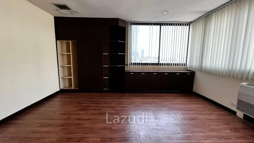 Office For Rent At Chamnan Phenjati
