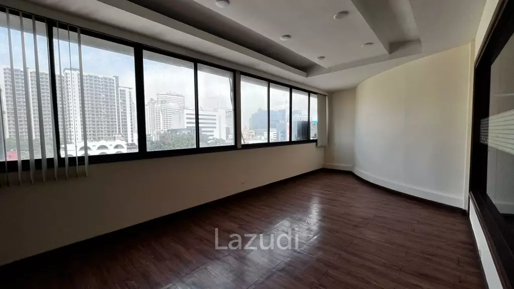 Office For Rent At Chamnan Phenjati