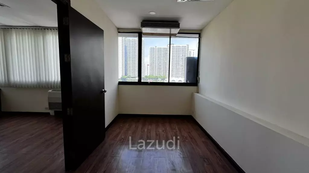 Office For Rent At Chamnan Phenjati
