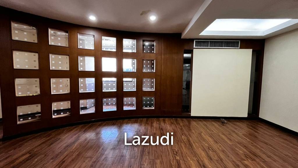 Office For Rent At Chamnan Phenjati