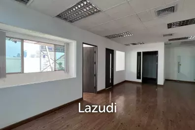 Office For Rent At Tossapon Building