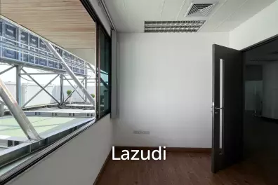 Office For Rent At Tossapon Building