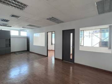 Office For Rent At Tossapon Building