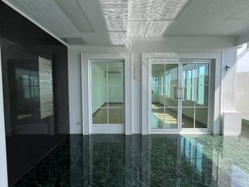 Office For Rent At Tossapon Building