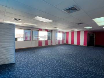 Office For Rent At Tossapon Building