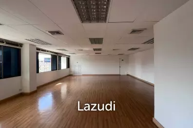 Office For Rent At Tossapon Building