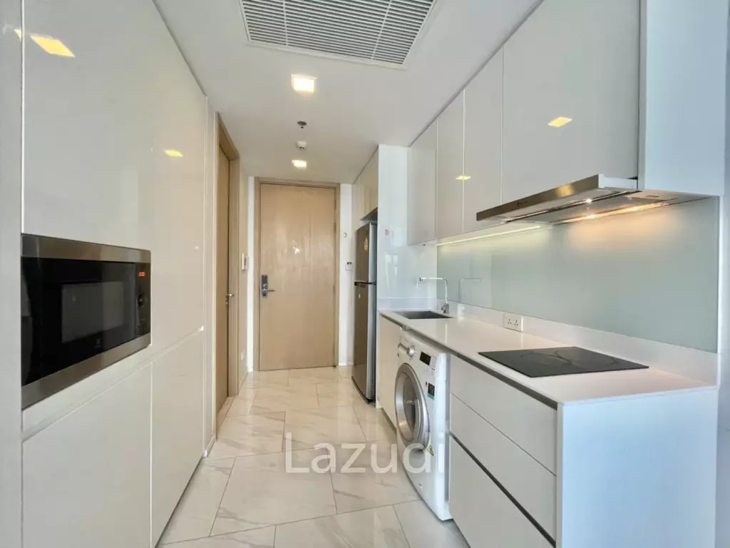 34 sqm High Floor Studio Condo at Hyde Sukhumvit 11 Khlong Toei Nuea