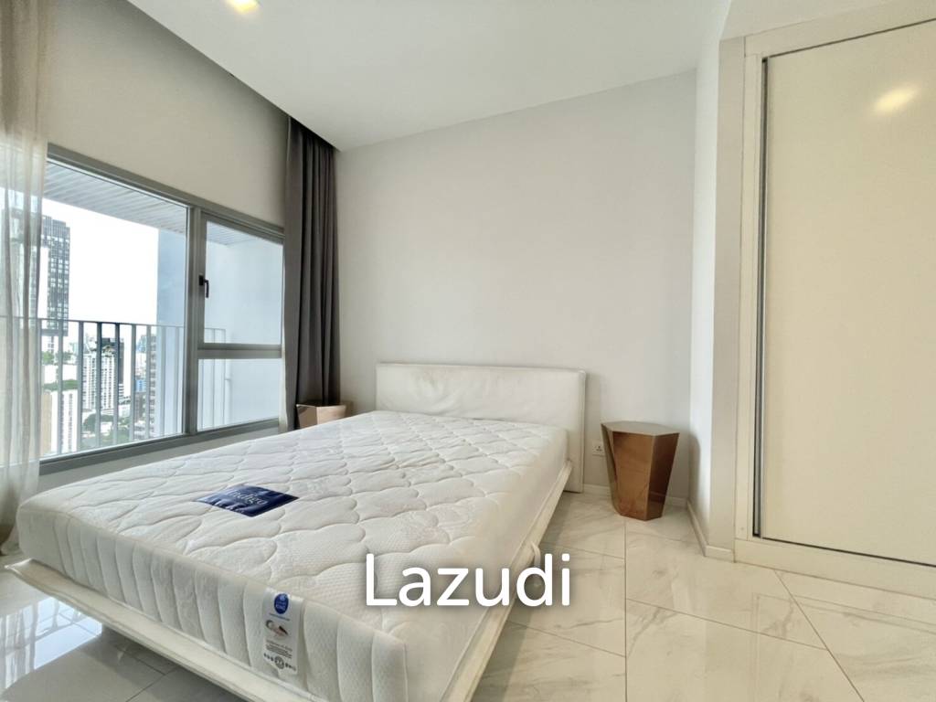 34 sqm High Floor Studio Condo at Hyde Sukhumvit 11 Khlong Toei Nuea