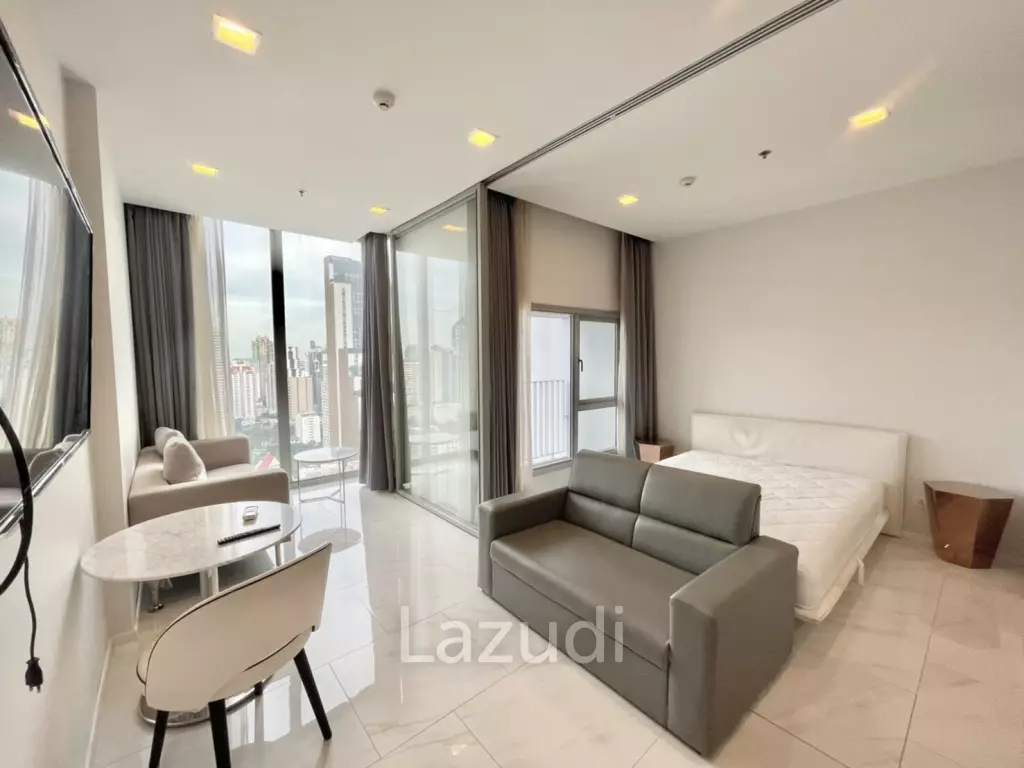 34 sqm High Floor Studio Condo at Hyde Sukhumvit 11 Khlong Toei Nuea