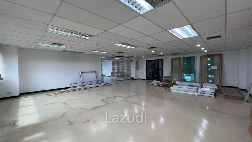 Office For Rent At Permpoom Building