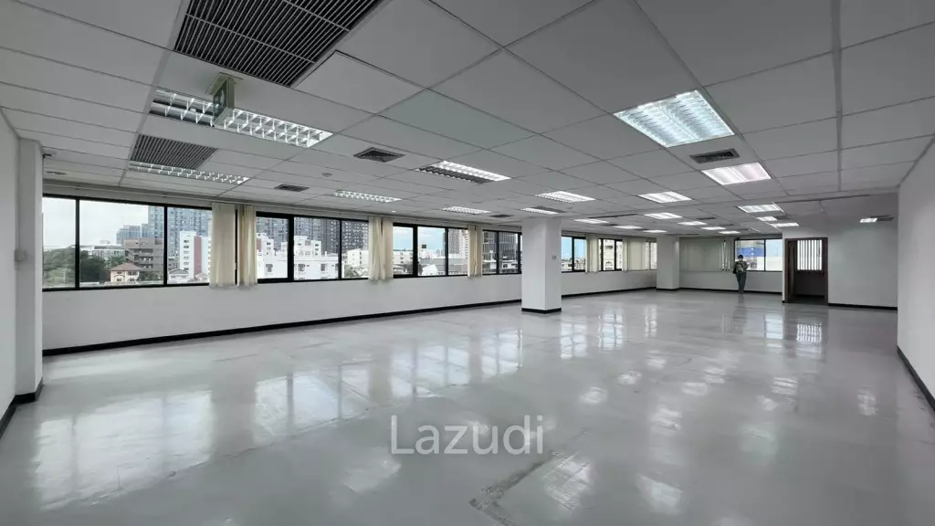 Office For Rent At Permpoom Building