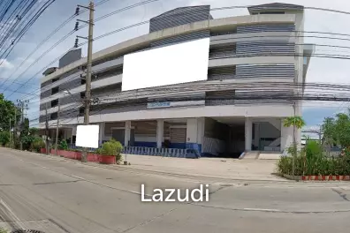 BTS Samrong Building for rent