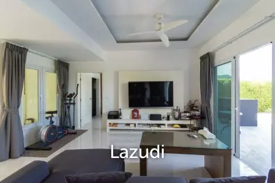 BLACK MOUNTAIN : Luxury 3 bed pool villa overlooking Black Mountain Golf Course