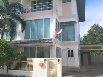 3 Bedroom House for sale in The Meadows East Pattaya