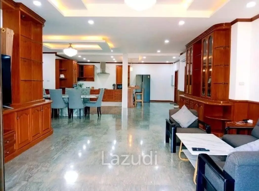 5 Bed Villa in Marb Prachan Pattaya