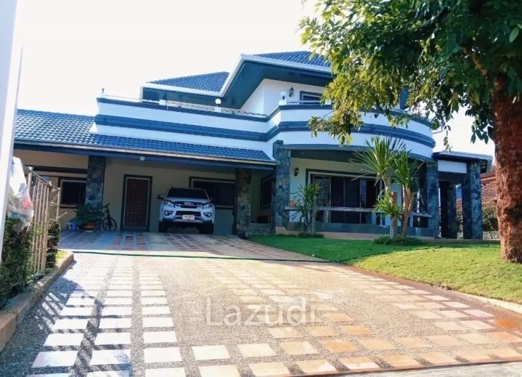 5 Bed Villa in Marb Prachan Pattaya