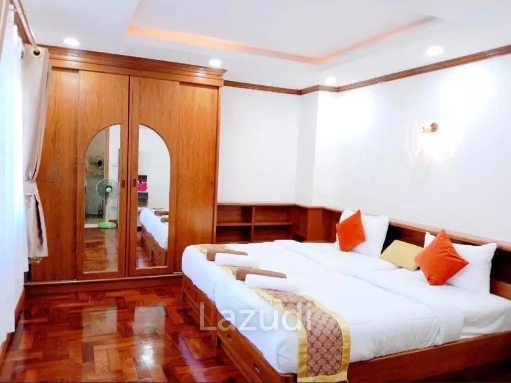 5 Bed Villa in Marb Prachan Pattaya