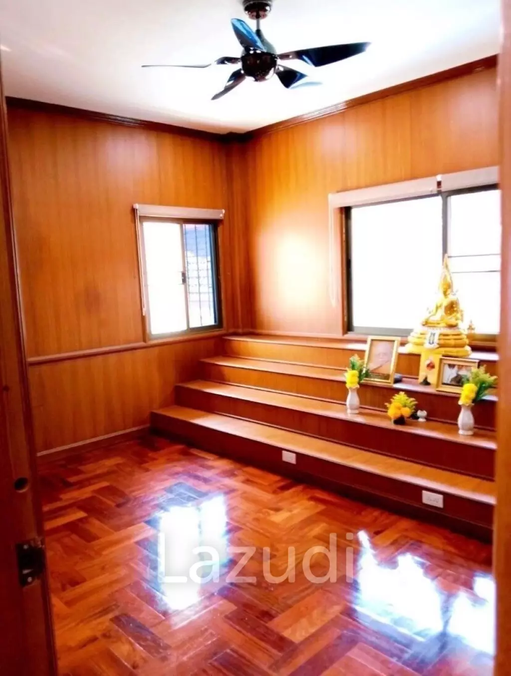 5 Bed Villa in Marb Prachan Pattaya