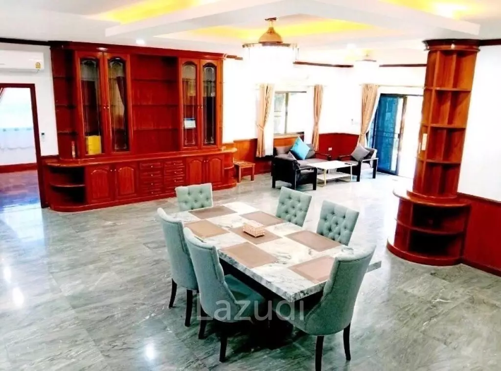 5 Bed Villa in Marb Prachan Pattaya