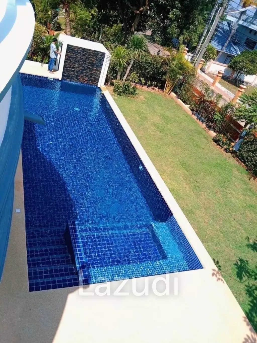 5 Bed Villa in Marb Prachan Pattaya