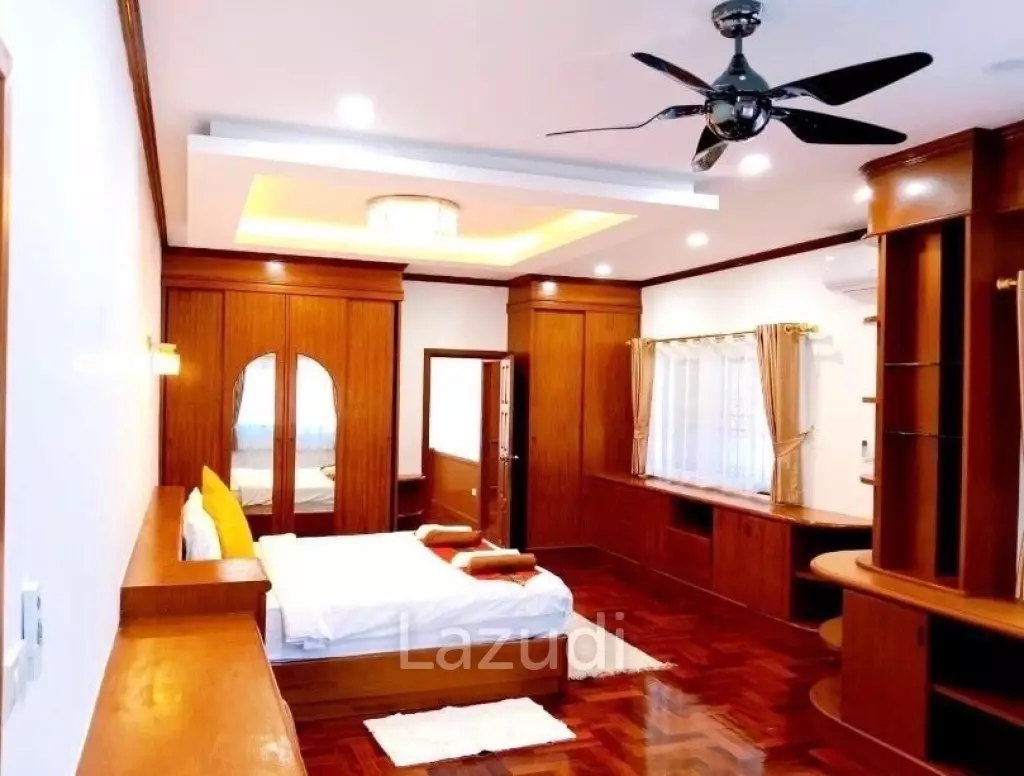 5 Bed Villa in Marb Prachan Pattaya