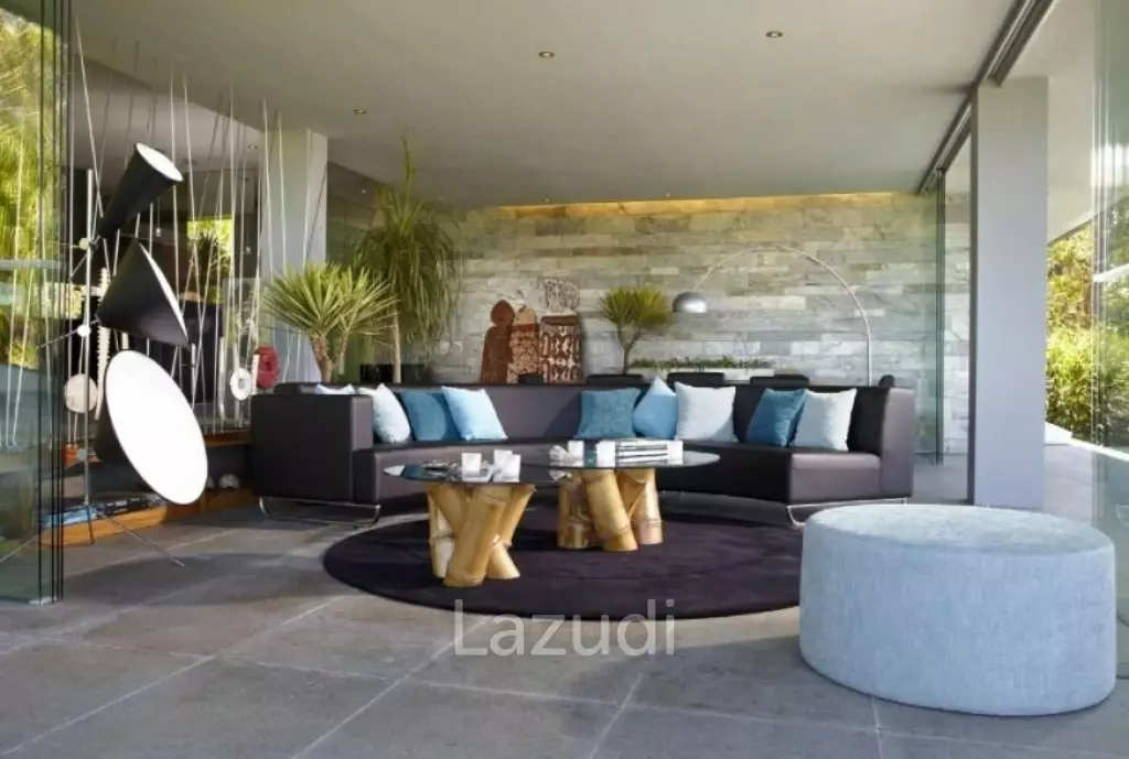Modern designer 4 bedrooms villa fully furnished with sea views
