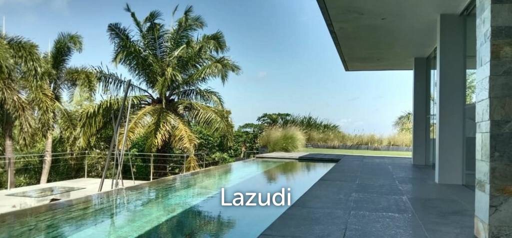 Modern designer 4 bedrooms villa fully furnished with sea views